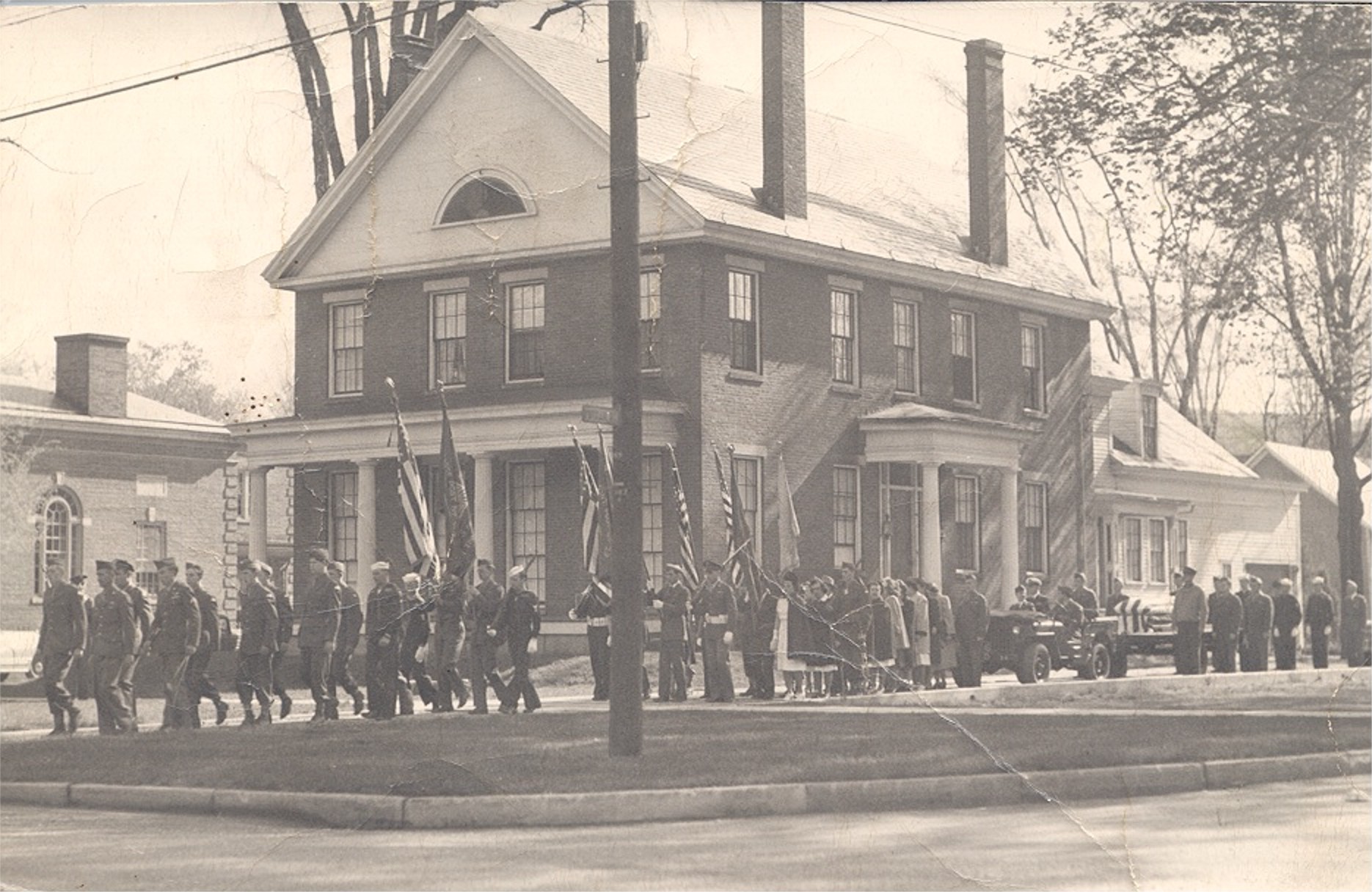 old picture2.jpg (464823 bytes)